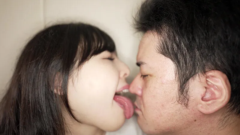 横山夏希のキス・Eカップ画像（h_1651y00290）#18